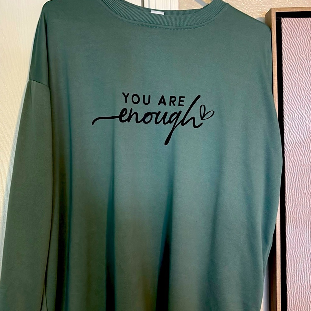 Unbranded women’s sweatshirt